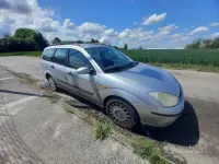 Begagnad Ford Focus 90 HK (66 kW) 2002 Grå Kombi
