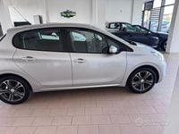 Usata Peugeot 208 Allure 68 CV (50 kW) 2015 Grigio Utilitaria