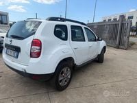 Usata Dacia Duster Lauréate 110 CV (80 kW) 2014 Bianco SUV