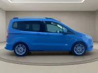 Usata Ford Tourneo Courier Titanium 75 CV (55 kW) 2015 Azzurro Monovolume