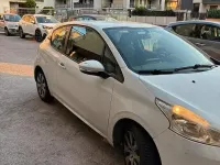 Usata Peugeot 208 82 CV (60 kW) 2012 Bianco Utilitaria