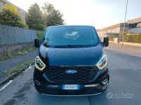 Usata Ford Tourneo Titanium 170 CV (125 kW) 2023 Nero Monovolume