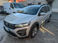 Usata Dacia Jogger Comfort 101 CV (74 kW) 2022 Grigio Monovolume