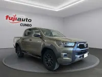 Usata Toyota HiLux 204 CV (150 kW) 2022 Oxide bronze Pick-up