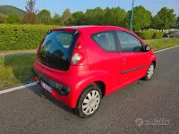 Usata Peugeot 107 68 CV (50 kW) 2008 Rosso Utilitaria