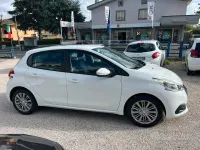 Usata Peugeot 208 Allure 82 CV (60 kW) 2016 Bianco Utilitaria