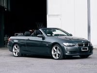 Begagnad BMW 325 Cabriolet Comfort Edition 218 HK (160 kW) 2007 Grå Cab