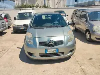 Usata Toyota Yaris 69 CV (50 kW) 2006 Grigio Berlina