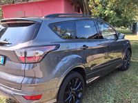Usata Ford Kuga 150 CV (110 kW) 2017 Grigio SUV