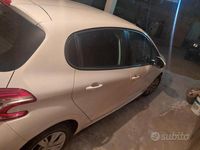 Usata Peugeot 208 82 CV (60 kW) 2014 Bianco Utilitaria