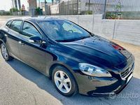 Usata Volvo V40 Kinetic 115 CV (84 kW) 2013 Nero Berlina