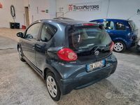 Usata Toyota Aygo Sol 68 CV (50 kW) 2008 Grigio Utilitaria
