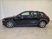 Usata Volvo C30 109 CV (80 kW) 2009 Nero Utilitaria