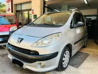Usata Peugeot 1007 68 CV (50 kW) 2005 Grigio Monovolume
