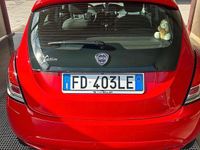 Usado Lancia Ypsilon 95 HP (69 kW) 2016 Vermelho Citadino