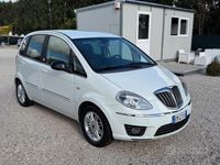 Usata Lancia Musa Gold 77 CV (56 kW) 2012 Bianco Monovolume