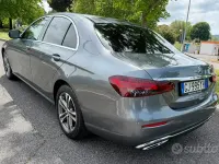 Usata Mercedes E200 160 CV (117 kW) 2022 Grigio Berlina