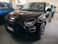 Usata Fiat 600 La Prima 101 CV (74 kW) 2025 Nero SUV