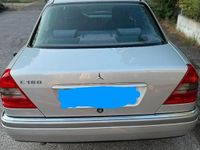 Usata Mercedes 190 105 CV (77 kW) 1995 Grigio Berlina