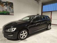 Usata Volvo V60 Kinetic 150 CV (110 kW) 2016 Nero Station wagon