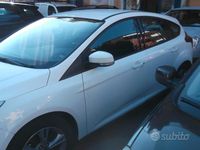 Usata Ford Focus Individual 125 CV (91 kW) 2013 Bianco Berlina