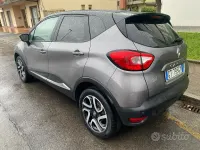 Usata Renault Captur Zen 90 CV (66 kW) 2016 Grigio SUV
