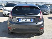 Usata Ford Fiesta 75 CV (55 kW) 2017 Grigio Berlina