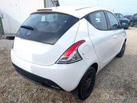 Usata Lancia Ypsilon 69 CV (50 kW) 2015 Bianco Utilitaria