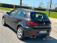 usata Alfa Romeo 147 1.6 benzina 5 porte pronta consegna