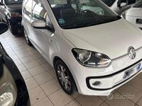 Begagnad VW up! 2016 Vit Halvkombi
