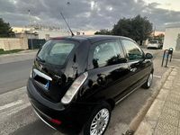 Usata Lancia Ypsilon 75 CV (55 kW) 2012 Nero Utilitaria