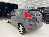 Usata Ford Fiesta Titanium 70 CV (51 kW) 2009 Grigio Berlina