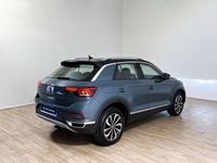Usata VW T-Roc Style 150 CV (110 kW) 2023 Petroleum blue SUV