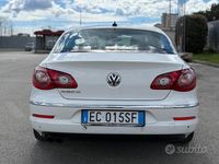 Usata VW Passat 143 CV (105 kW) 2010 Bianco Berlina