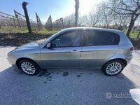Usata Alfa Romeo 147 Distinctive 120 CV (88 kW) 2006 Grigio Utilitaria