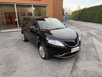 Usata Lancia Ypsilon Gold 95 CV (69 kW) 2017 Nero Utilitaria