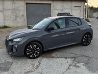 Usata Peugeot 208 Allure 101 CV (74 kW) 2024 Grigio Utilitaria