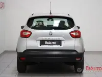 Usata Renault Captur Zen 90 CV (66 kW) 2016 Grigio SUV