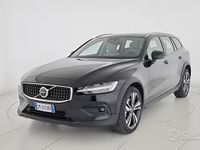 Usata Volvo V60 CC Ultimate 197 CV (144 kW) 2022 Nero Station wagon