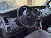 Usata Opel Vivaro 114 CV (83 kW) 2005 Argento Monovolume