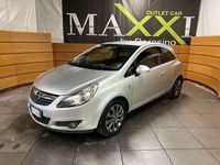 Usata Opel Corsa Edition 86 CV (63 kW) 2011 Argento Utilitaria
