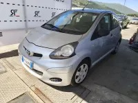 Usata Toyota Aygo Connect Style 68 CV (50 kW) 2012 Argento Utilitaria