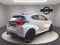 Usata Toyota Yaris 280 CV (205 kW) 2024 Bianco Berlina