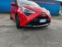 Usata Toyota Aygo Connect Style 72 CV (52 kW) 2019 Rosso Utilitaria