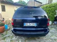 Usata Chrysler Voyager Limited 150 CV (110 kW) 2006 Blu Monovolume