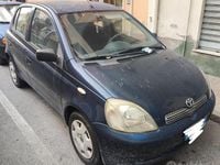 Usata Toyota Yaris 75 CV (55 kW) 2002 Blu Utilitaria