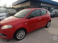 Usata Lancia Ypsilon 69 CV (50 kW) 2015 Rosso Utilitaria