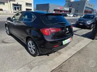 Usata Alfa Romeo Giulietta Exclusive 105 CV (77 kW) 2012 Nero Utilitaria