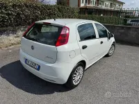 Usata Fiat Grande Punto 75 CV (55 kW) 2011 Bianco Utilitaria