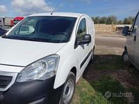 Gebraucht Peugeot Partner 98 PS (72 kW) 2019 Weiß Van / Kleinbus